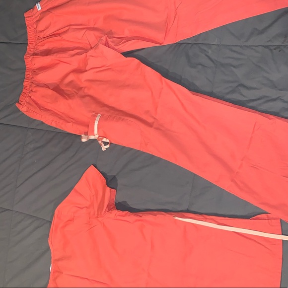 Salmon/peach Barco Scrub set - Picture 5 of 8